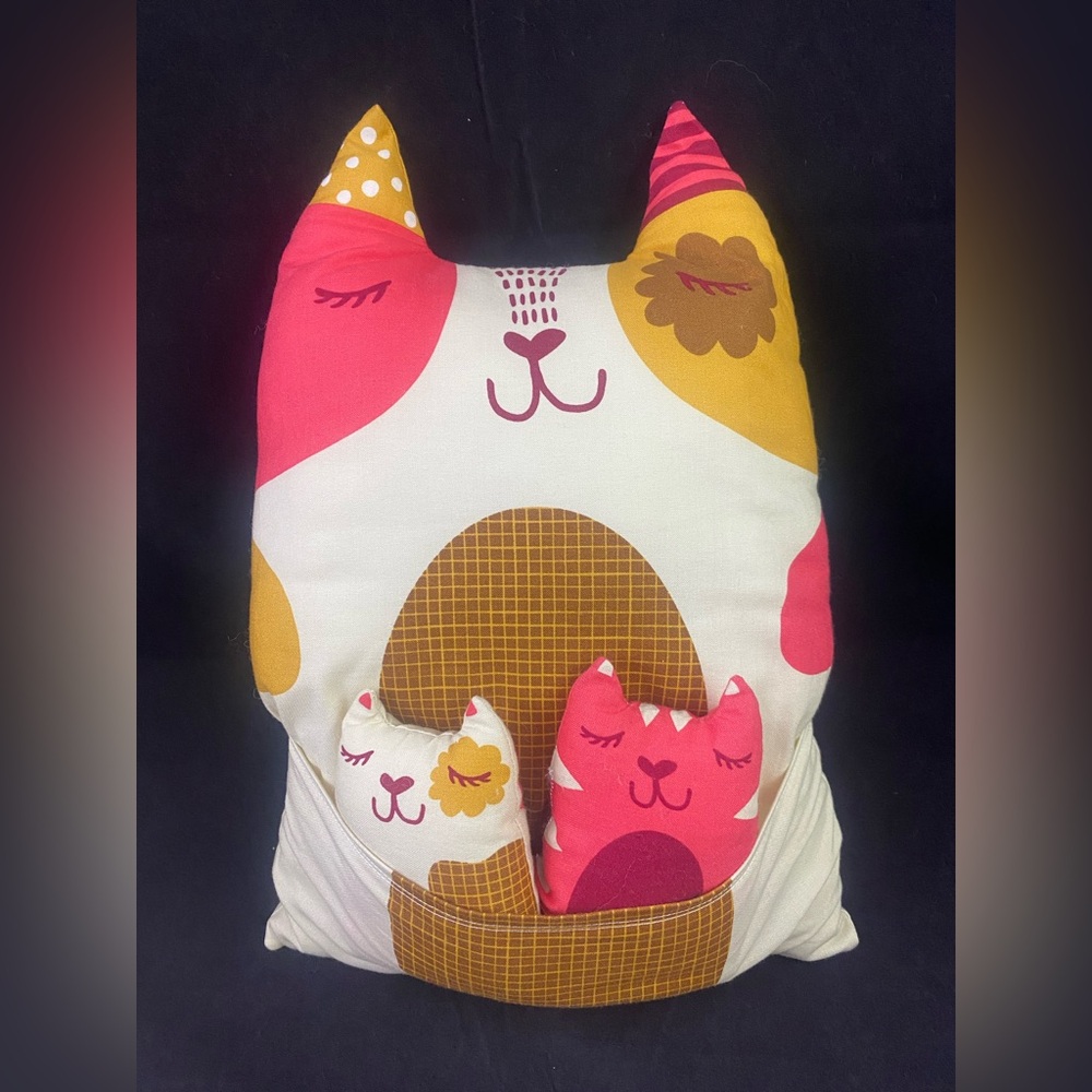 Moda Fabric Cat And Kittens Stacy Iset Hsu Style Plush Stuffed Animal